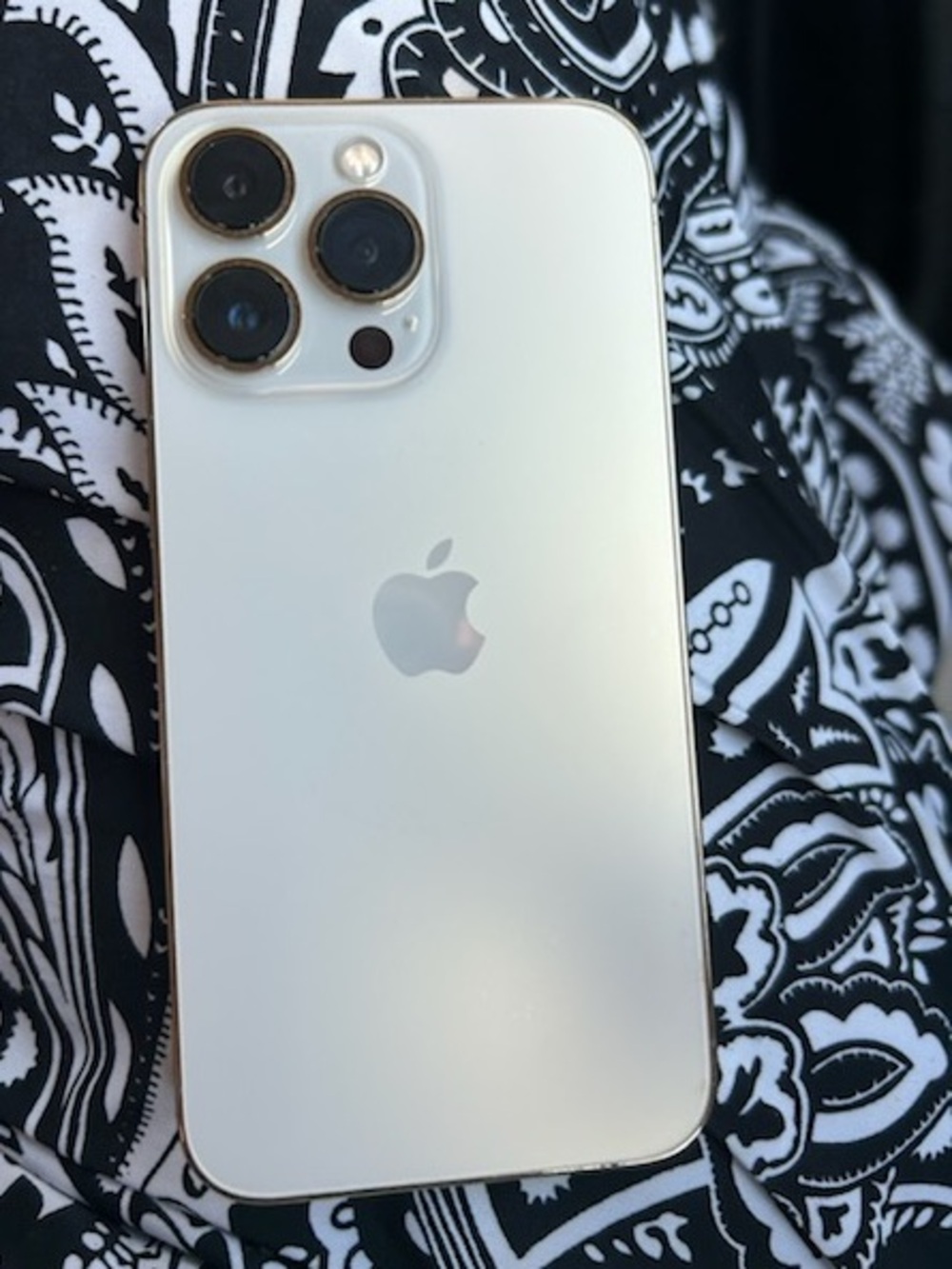 iPhone 13 Pro - Picture 2 of 7